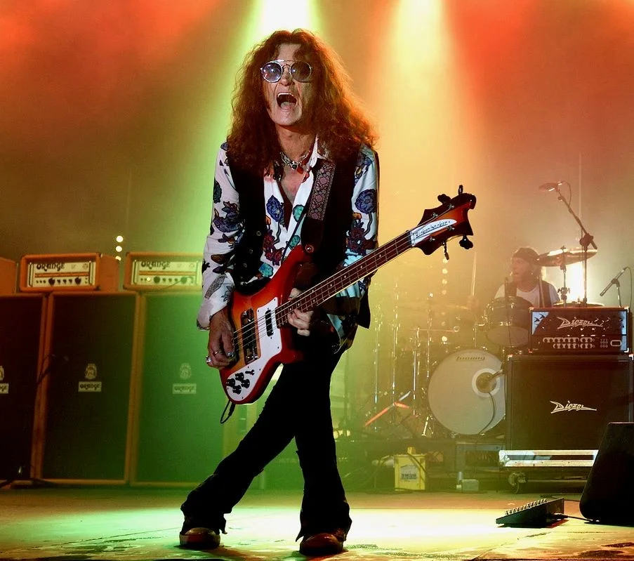 Glenn Hughes Performs Classic Deep Purple Live