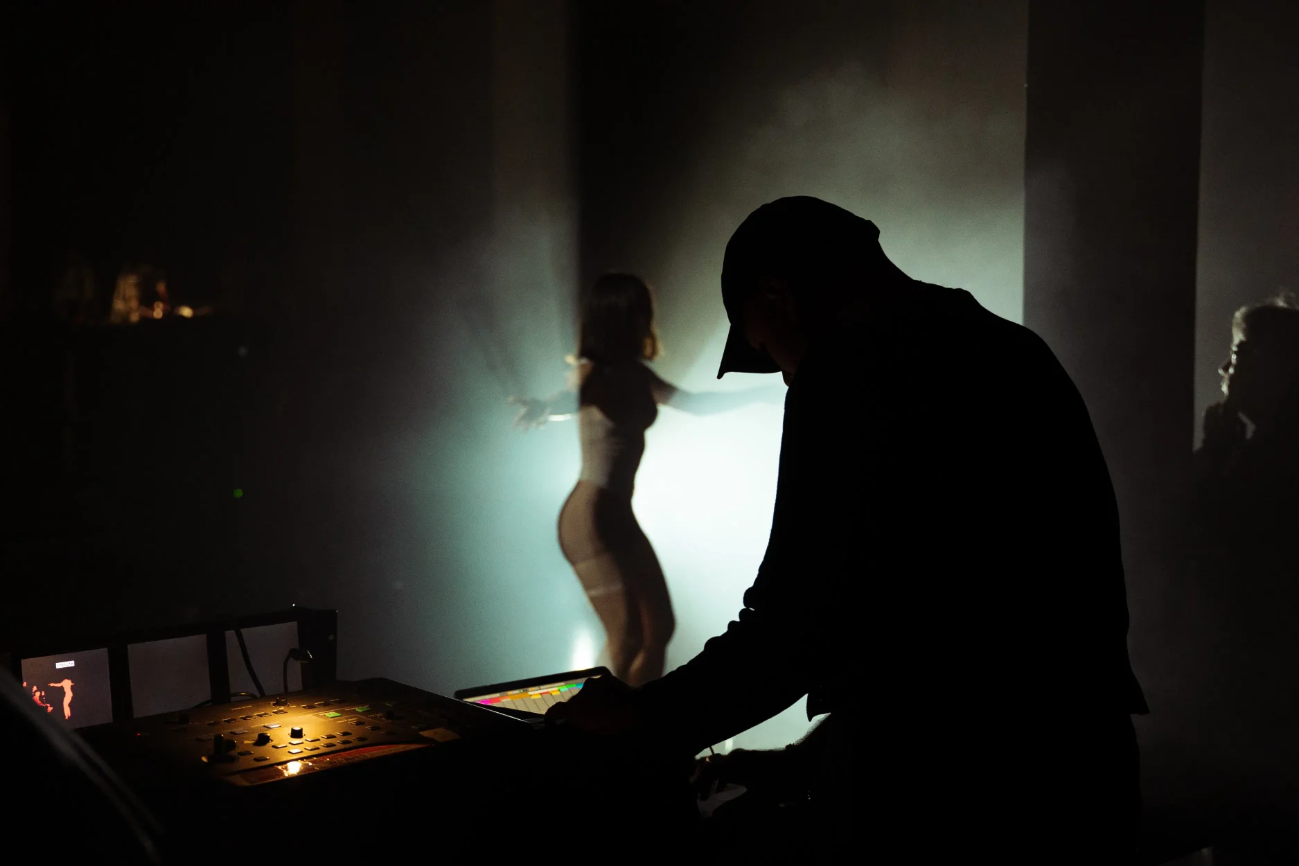 Ruido Jondo: Ruido Jondo Live AV + Wará + Derek V Bulcke